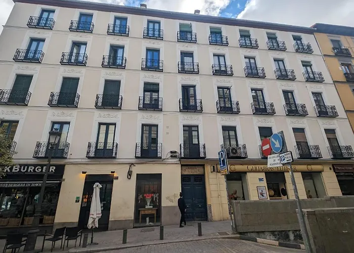 Ave Apartamentos Madrid Centro Atocha